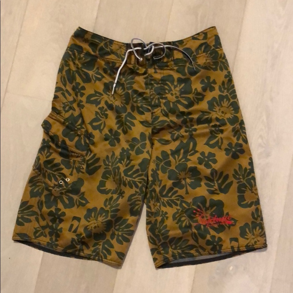 Neptune Suft short (dark gold)